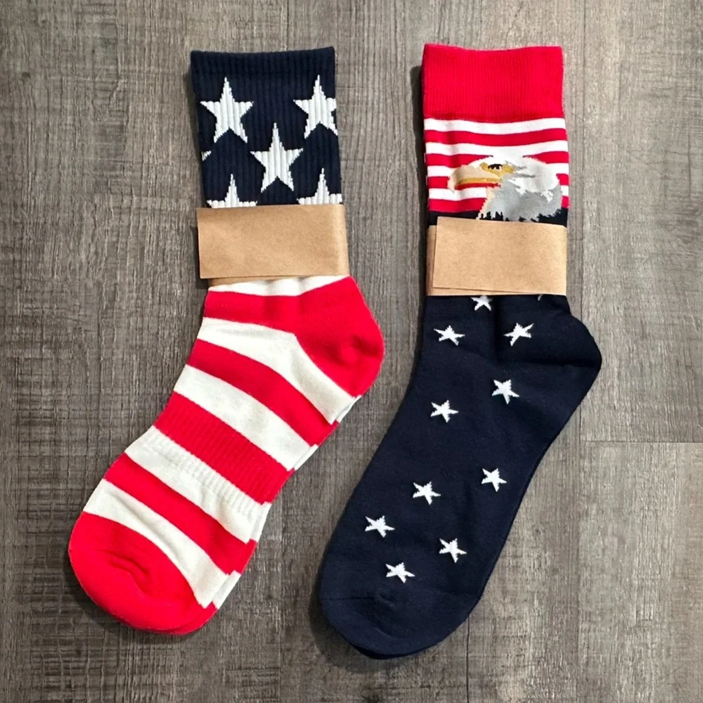 New 2 Pairs of Men’s Large Patriotic Eagle and Stars & Stripes Crew Socks